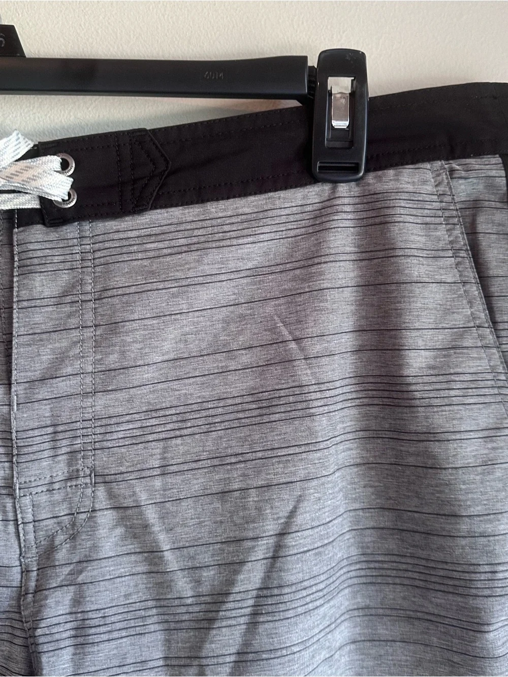 Vuori shorts gray